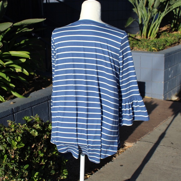 Bell Sleeve Top (Leggings material) - Picture 7 of 8